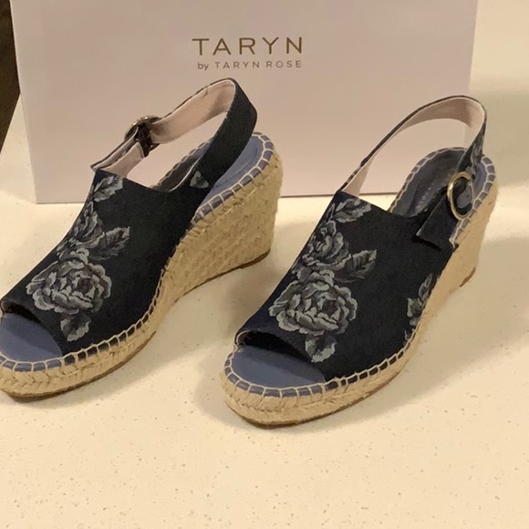 TARYN by Taryn Rose Winda Wedge Sandal in Denim NIB - Picture 3 of 6